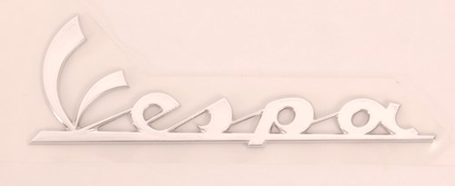 sticker embleem woord vespa lengte 9.5cm voorscherm chroom per stuk