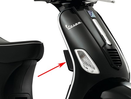 opbergvak vespa S kleur zwart lucido rechts origineel 6542950090
