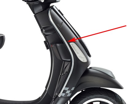 Sierstrip Chroom (Rechts) Beenschild Vespa Lx 50 / Vespa Lxv / Vespa S 622188
