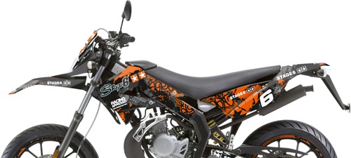 Sticker Set Stage6 voor Derbi Senda SM 50 DRD X-treme & Racing / Derbi Senda R 50 DRD X-treme & Racing / Gilera RCR / Gilera SMT Bouwjaar 2010 t/m 2017 - Oranje / Zwart