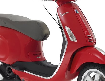 Sierstrip (Rechts) Chroom Beenschild Vespa Primavera / Sprint / Vespa Elettrica Origineel 673639