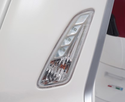 knipperlicht + ledverlichting vespa primavera linksvoor origineel 642650