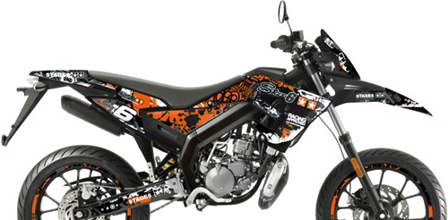 Sticker Set Stage6 voor Derbi Senda SM 50 X-treme / Derbi Senda R 50 X-treme / Gilera RCR / Gilera SMT vanaf bouwjaar 2018 - Oranje / Wit