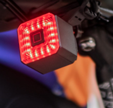 Smart Achterlicht + Remlicht Aplus Universeel E-step / E-bike LED  BL05 + Remlicht
