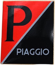 Sticker Embleem Rood / Zwart Voorscherm Vespa Lx 50 / Vespa Primavera / Vespa Sprint / Vespa Lxv 50 / Vespa S / Vespa Gts 46,5x36,5mm 576464