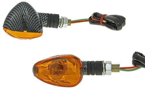 Knipperlicht Set Led M10 Carbon Doozy Kort Derbi Senda / Derbi Gpr 50 / Aprilia RS 50 / Aprilia SX 50 / Universeel Scooter / Bromfiets / Motorfiets